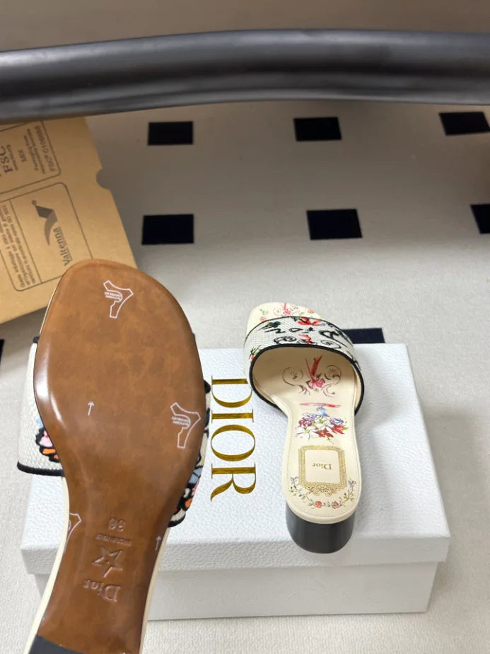 DIOR DWAY HEELED SLIDE – DS040