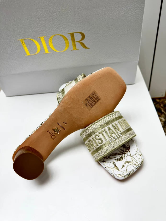 DIOR DWAY HEELED SLIDE – DS043