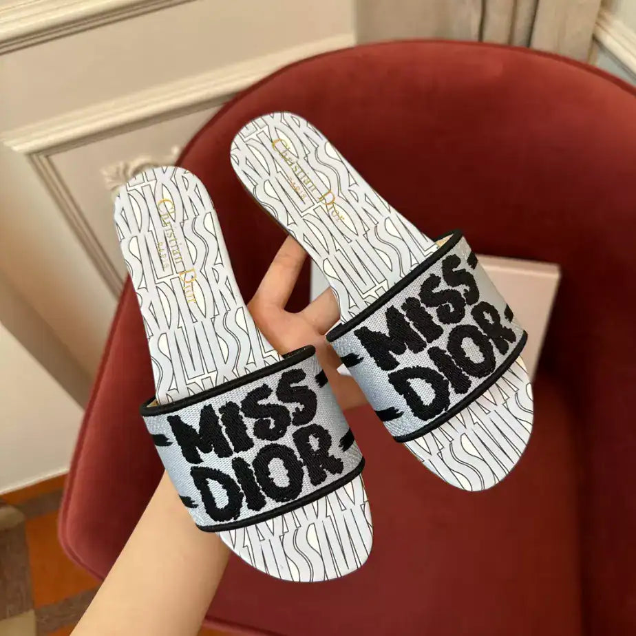 DIOR DWAY SLIDE – DS023