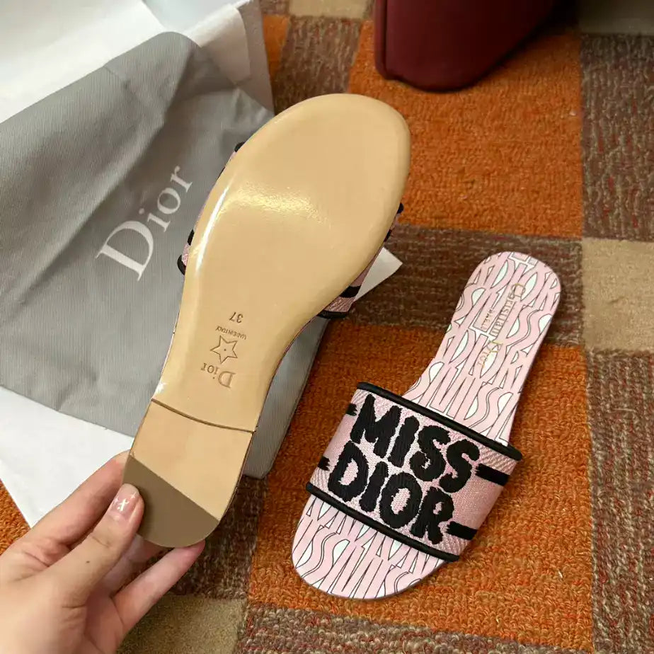 DIOR DWAY SLIDE – DS024