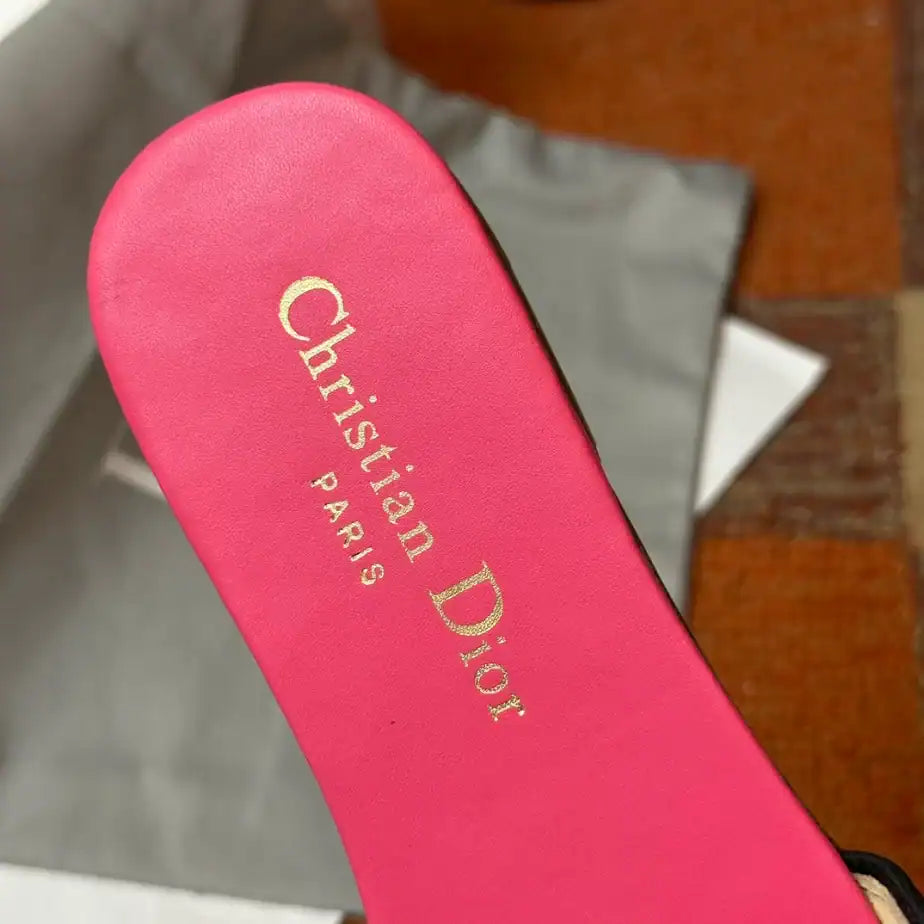DIOR DWAY SLIDE – DS026