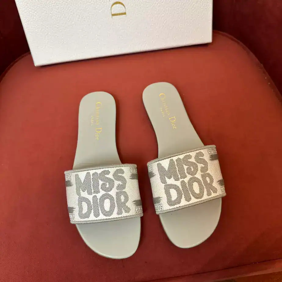 DIOR DWAY SLIDE – DS028