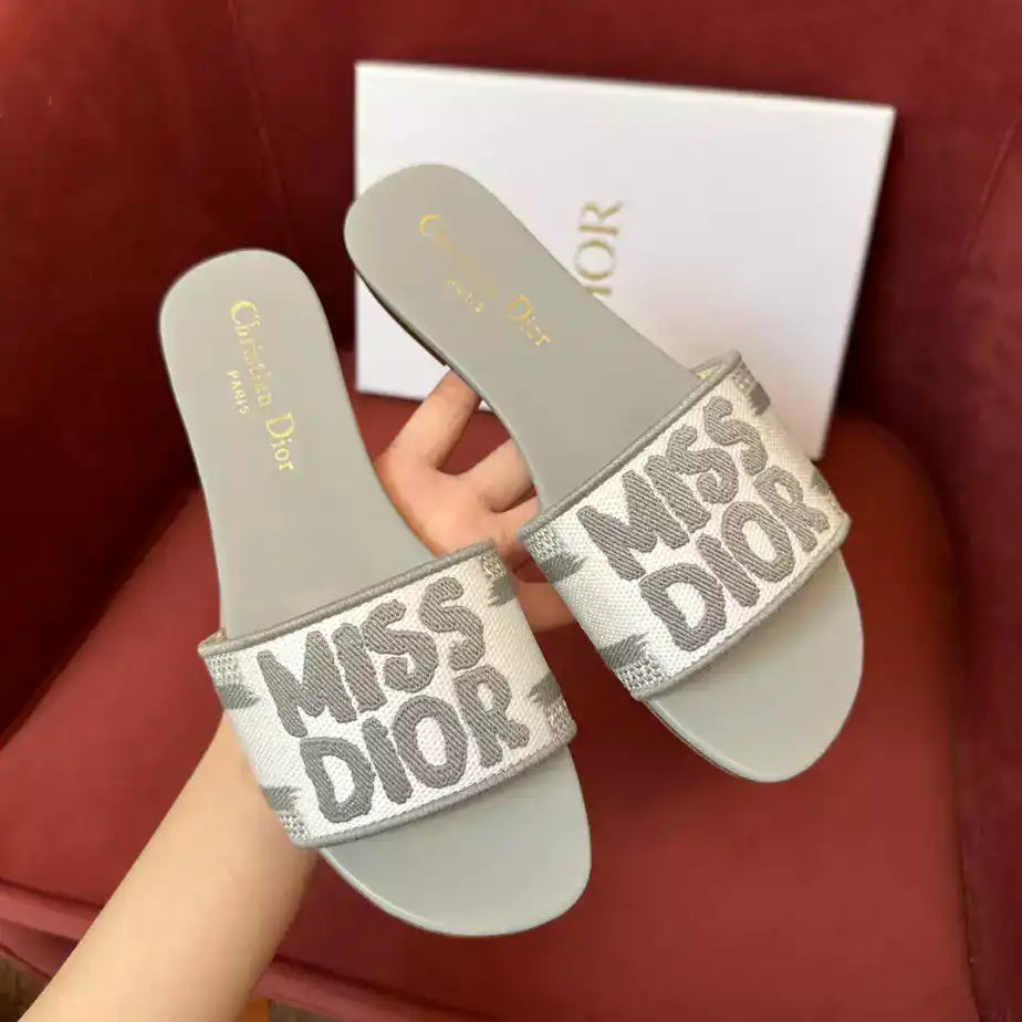 DIOR DWAY SLIDE – DS028