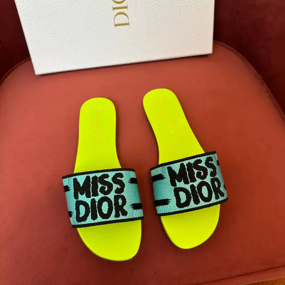 DIOR DWAY SLIDE – DS031