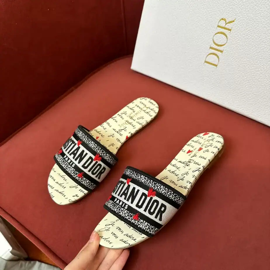 DIOR DWAY SLIDE – DS032