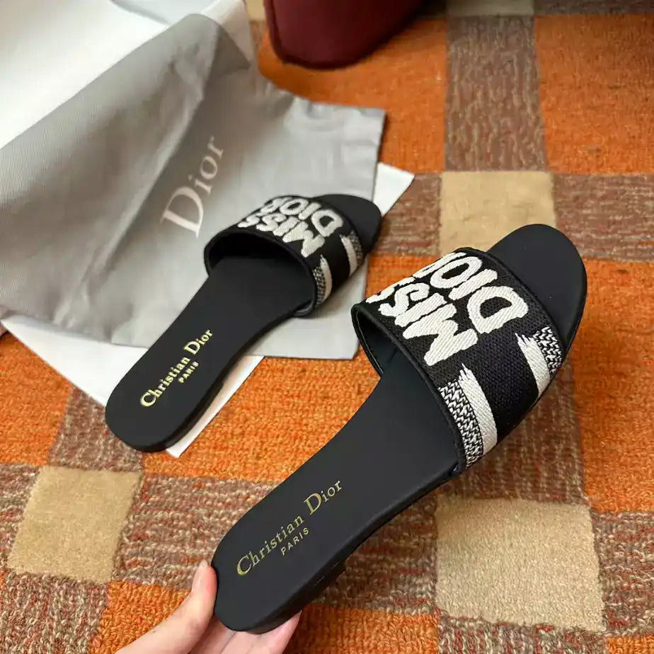 DIOR DWAY SLIDE – DS033