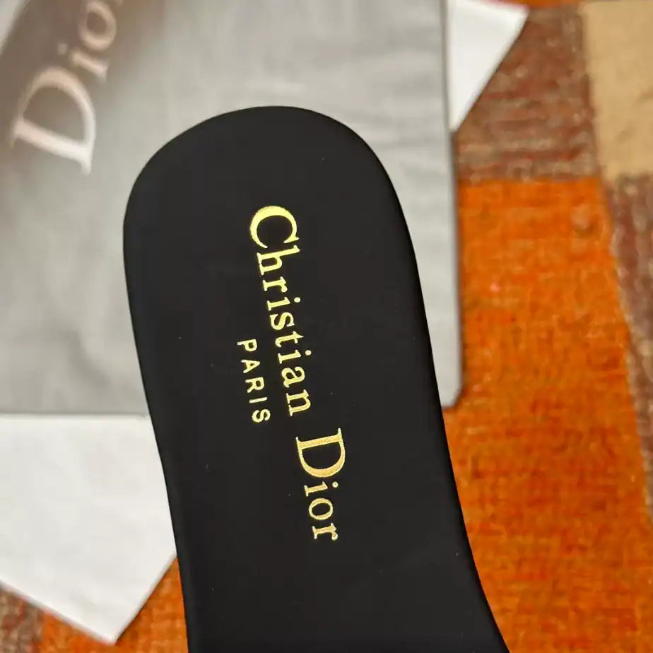 DIOR DWAY SLIDE – DS033