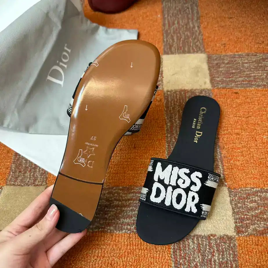 DIOR DWAY SLIDE – DS033