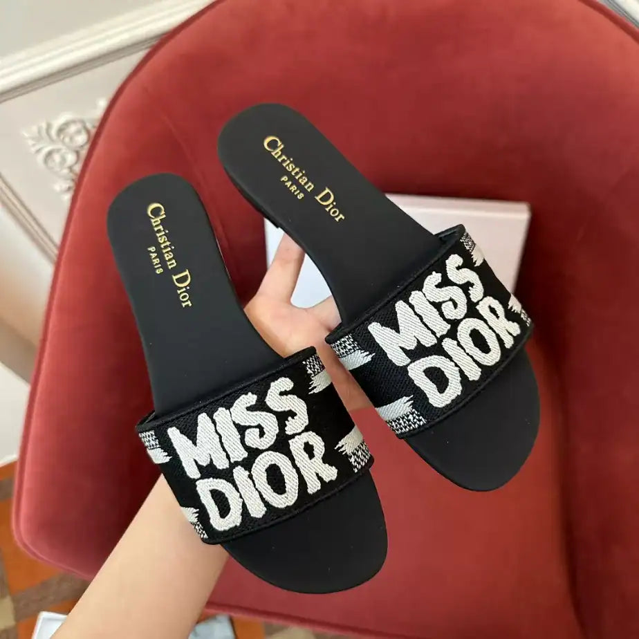 DIOR DWAY SLIDE – DS033