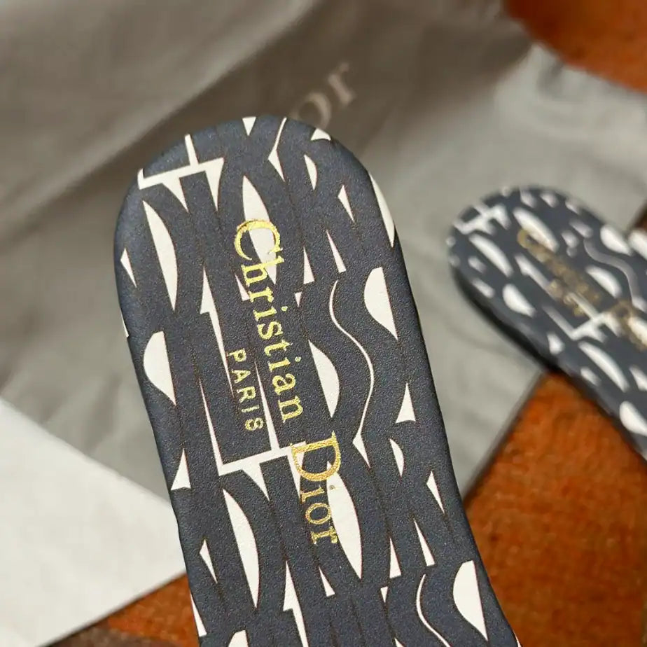 DIOR DWAY SLIDE – DS034