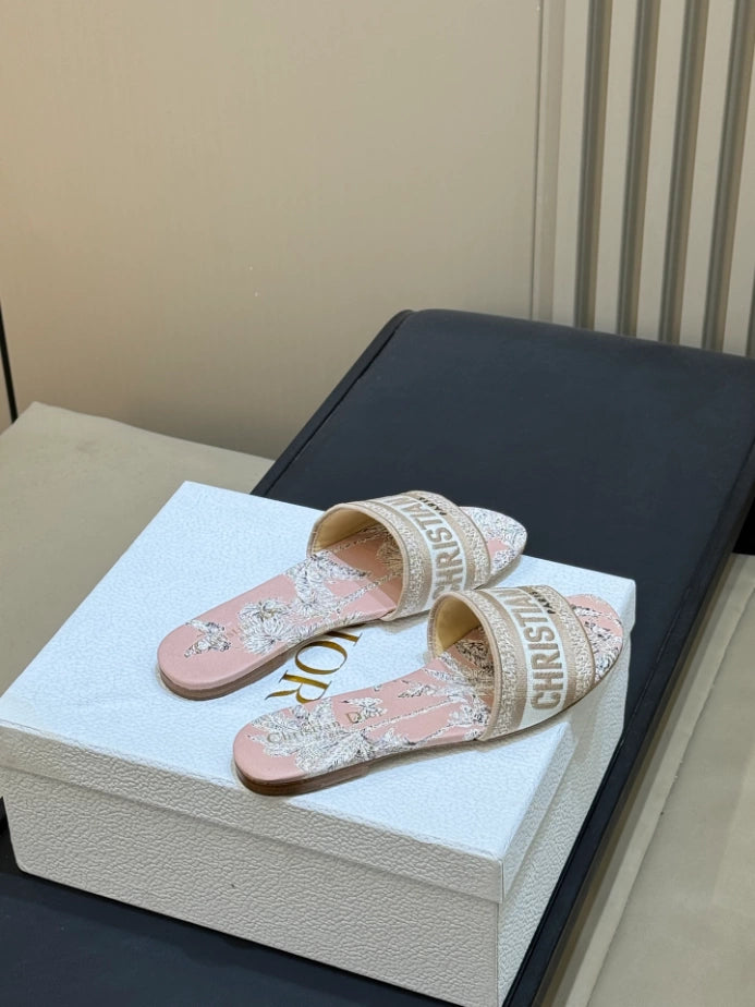 DIOR DWAY SLIDE – DS046