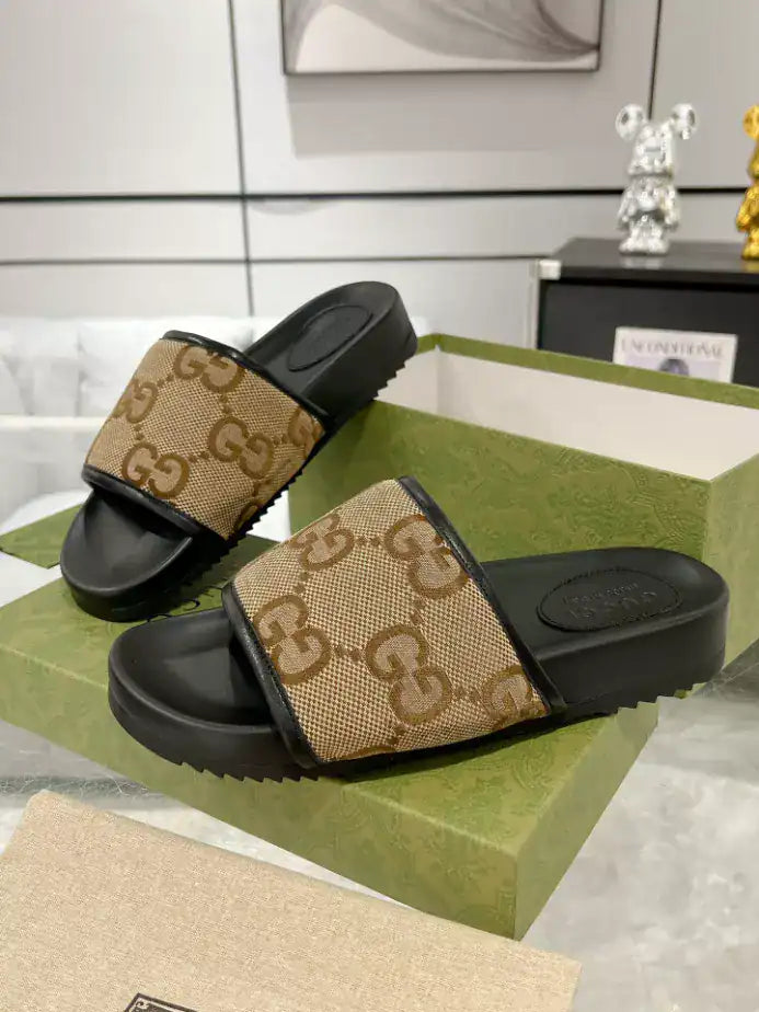 GUCCI MEN’S SLIDE SANDAL – GSL060
