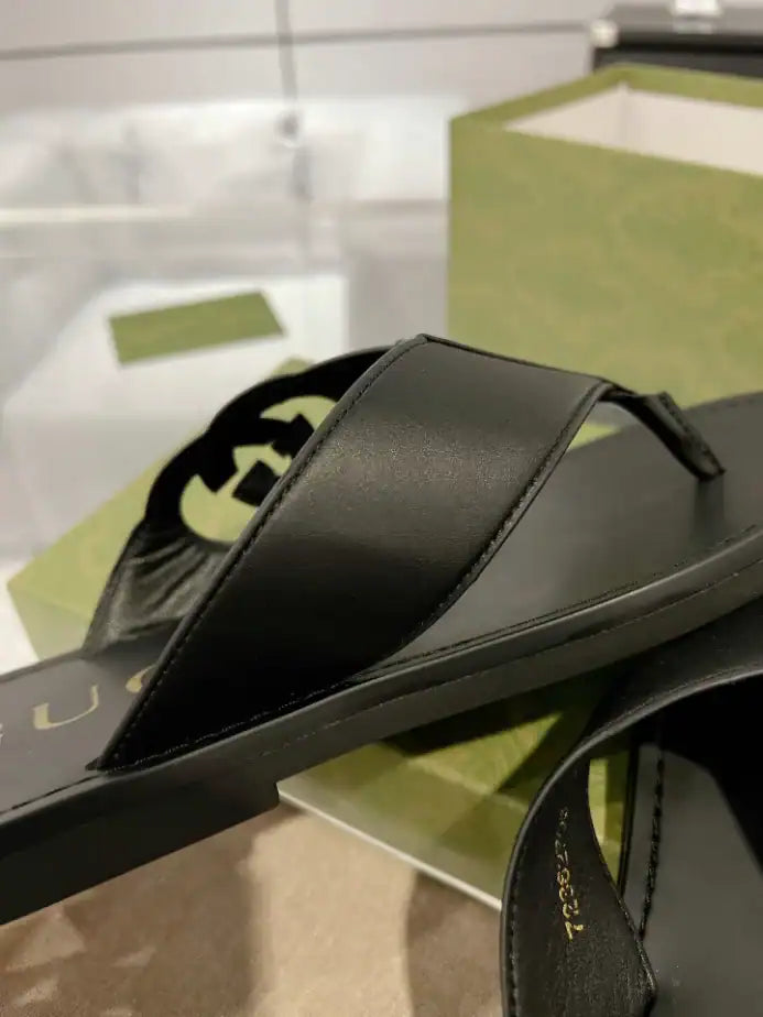 GUCCI MEN’S SLIDE SANDAL – GSL062