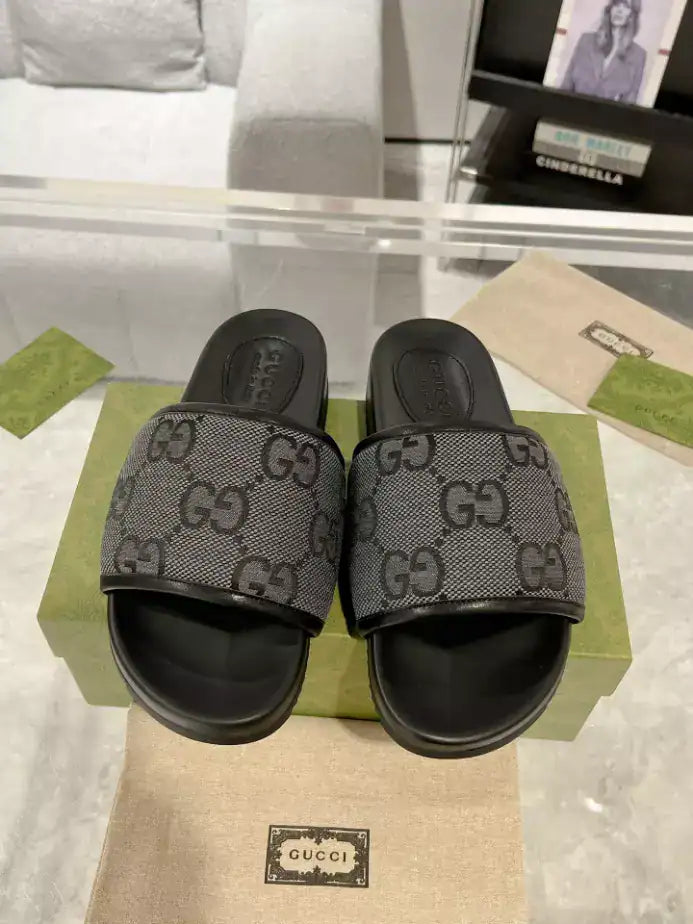GUCCI MEN’S SLIDE SANDAL – GSL064