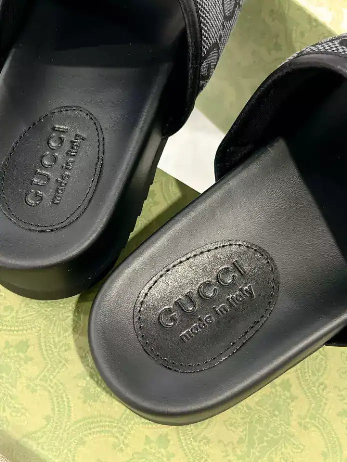 GUCCI MEN’S SLIDE SANDAL – GSL064