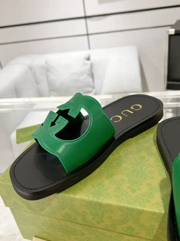 GUCCI MEN’S SLIDE SANDAL – GSL065