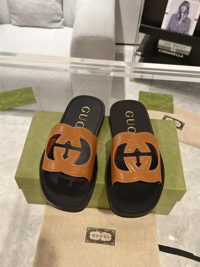 GUCCI MEN’S SLIDE SANDAL – GSL066