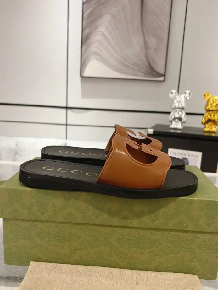 GUCCI MEN’S SLIDE SANDAL – GSL066