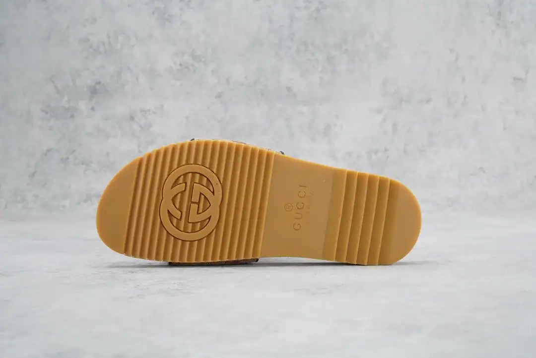GUCCI MEN’S SLIDE SANDAL – GSL071