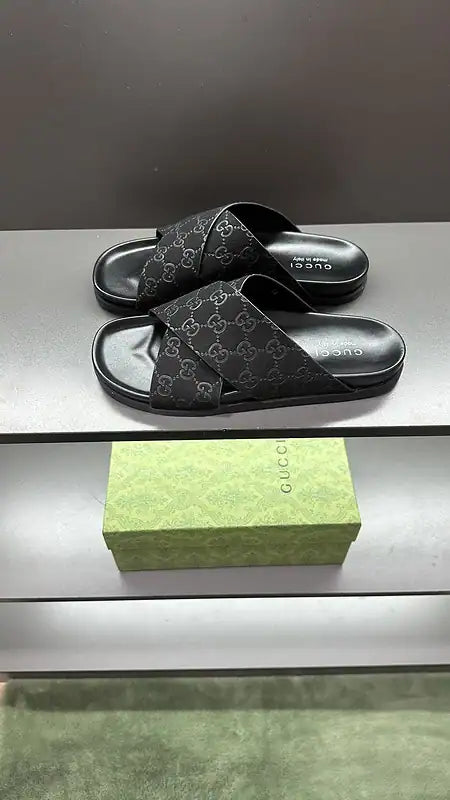 GUCCI MEN’S SLIDE SANDAL – GSL073