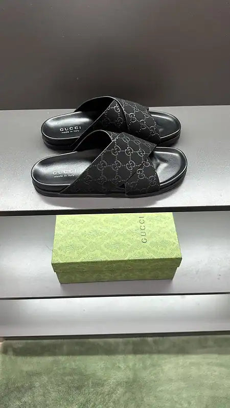 GUCCI MEN’S SLIDE SANDAL – GSL073
