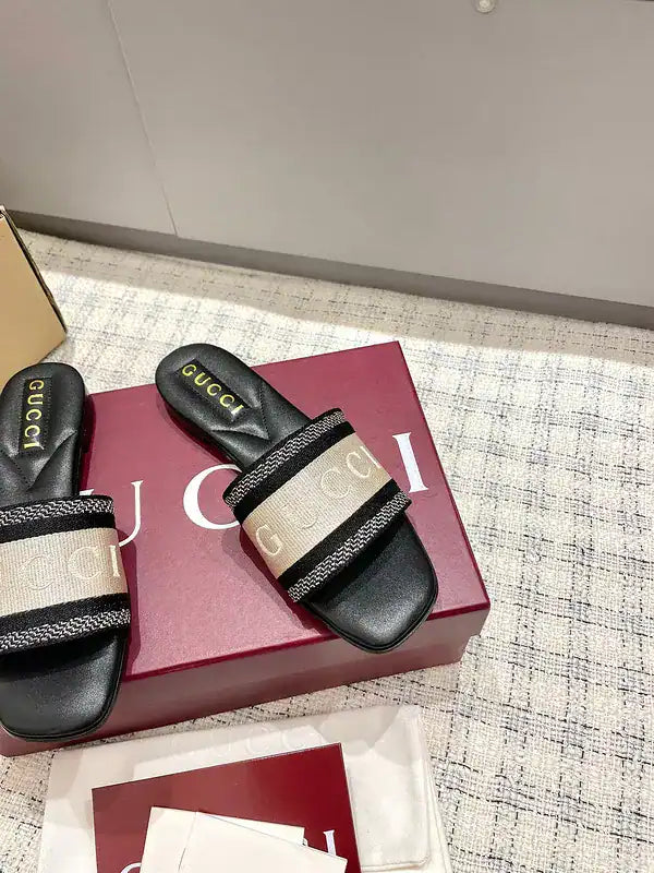 GUCCI WOMEN’S SLIDE SANDAL – GSL075