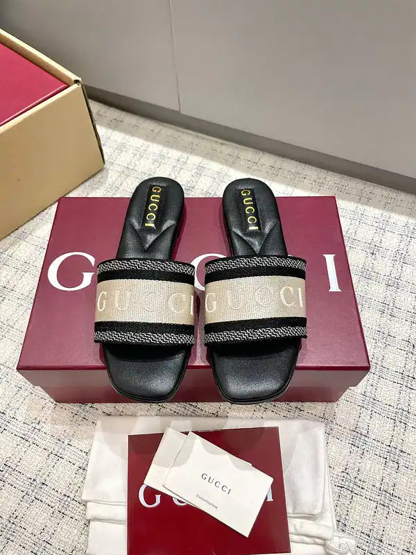 GUCCI WOMEN’S SLIDE SANDAL – GSL075