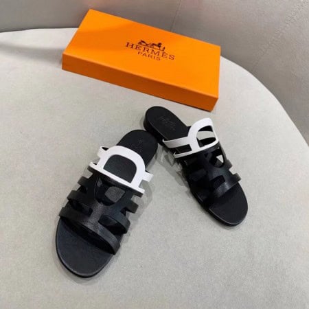HERMES CAMELIA SLIDE SANDALS IN BLACK/WHITE CALFSKIN – HMSD140