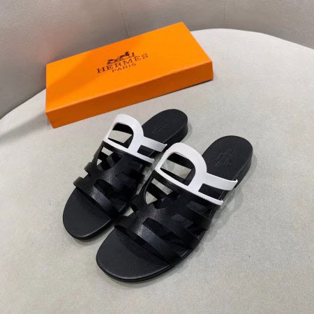 HERMES CAMELIA SLIDE SANDALS IN BLACK/WHITE CALFSKIN – HMSD140