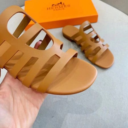 HERMES CAMELIA SLIDE SANDALS IN BROWN CALFSKIN – HMSD138