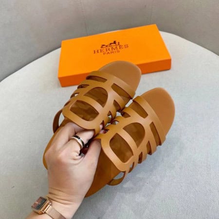HERMES CAMELIA SLIDE SANDALS IN BROWN CALFSKIN – HMSD138