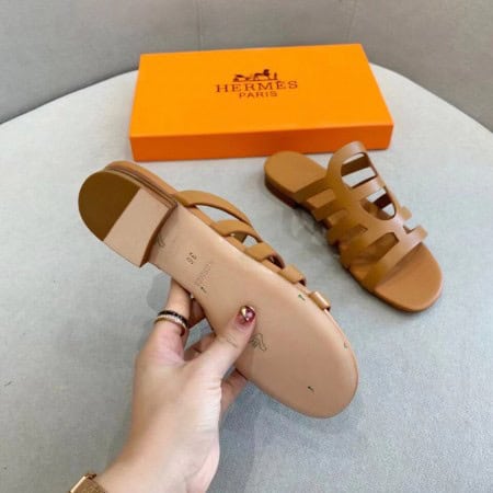 HERMES CAMELIA SLIDE SANDALS IN BROWN CALFSKIN – HMSD138