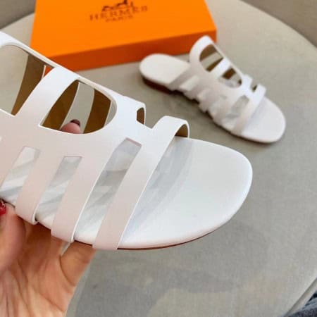 HERMES CAMELIA SLIDE SANDALS IN WHITE CALFSKIN – HMSD139