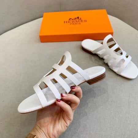 HERMES CAMELIA SLIDE SANDALS IN WHITE CALFSKIN – HMSD139