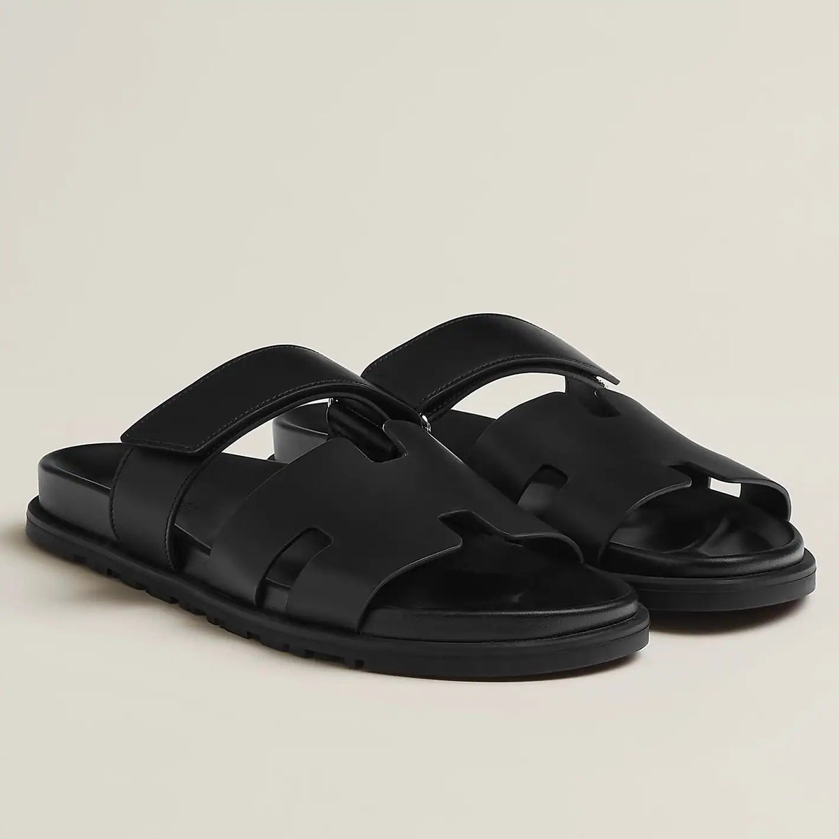 HERMES MEN’S CHYPRE SANDALS IN BLACK CALFSKIN – HMSD007