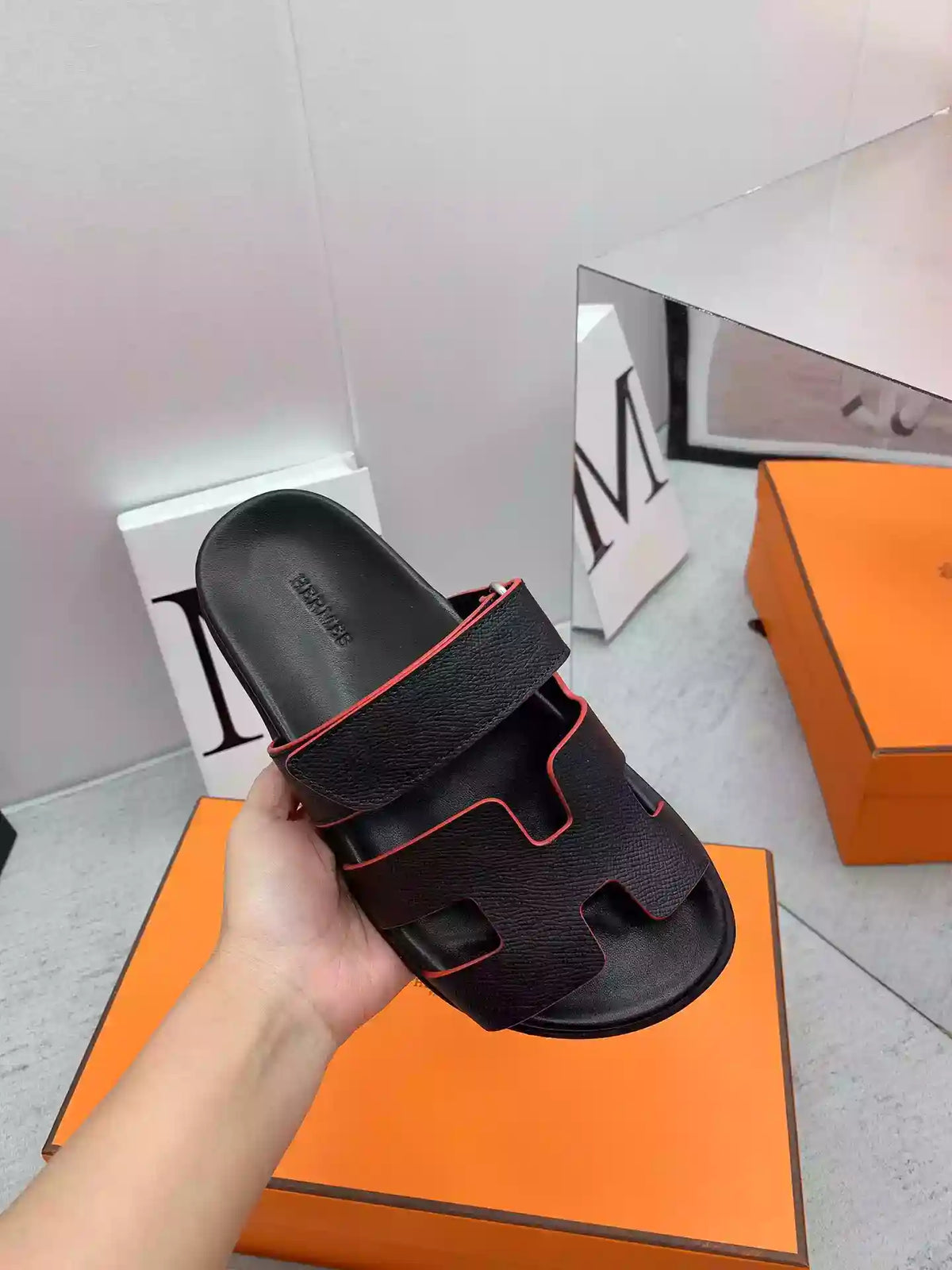 HERMES MEN’S CHYPRE SANDALS IN BLACK EPSOM CALFSKIN – HMSD009