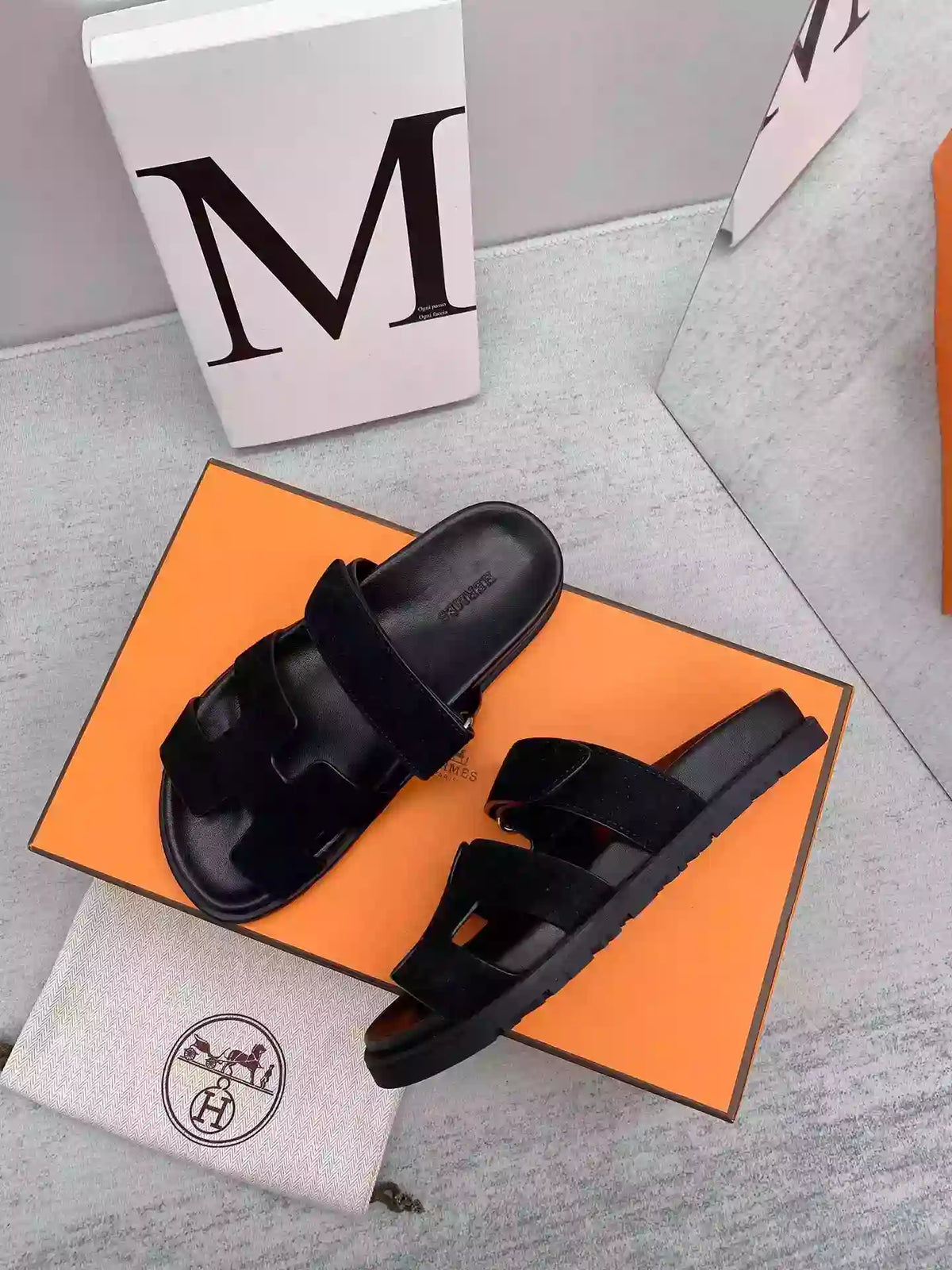 HERMES MEN’S CHYPRE SANDALS IN BLACK SUEDE CALFSKIN – HMSD011