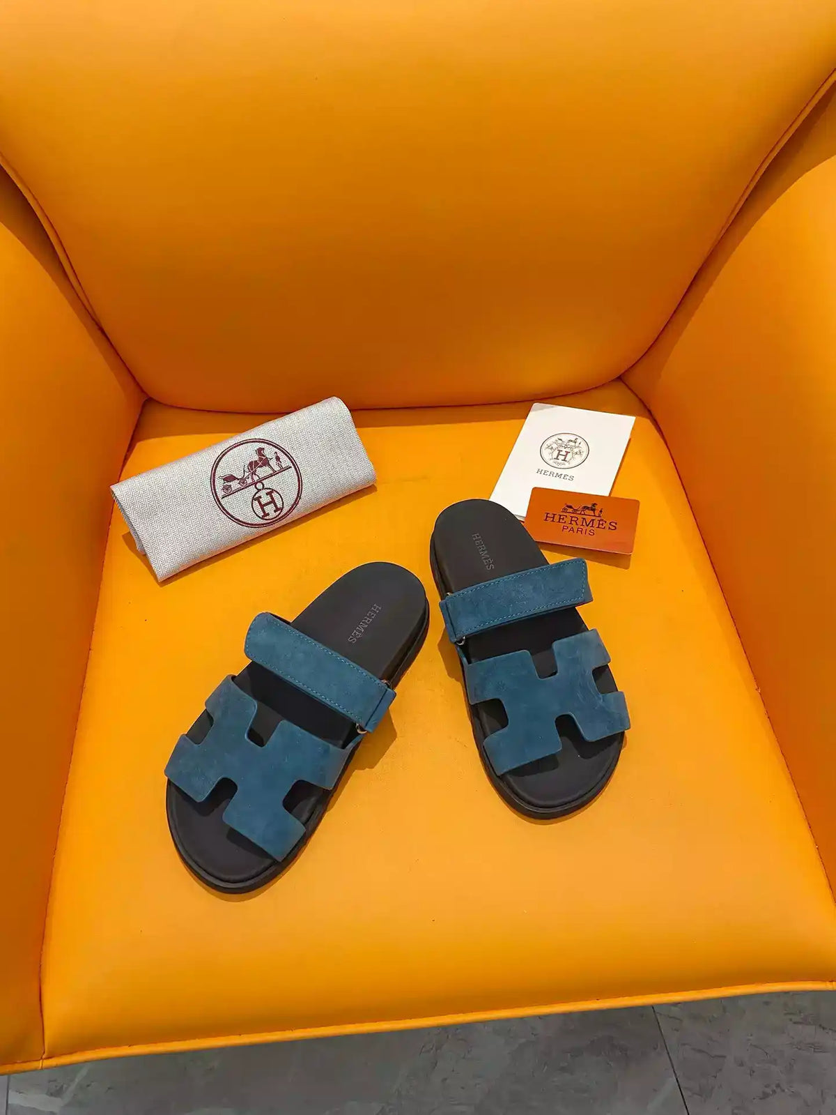 HERMES MEN’S CHYPRE SANDALS IN BLUE SUEDE CALFSKIN – HMSD010