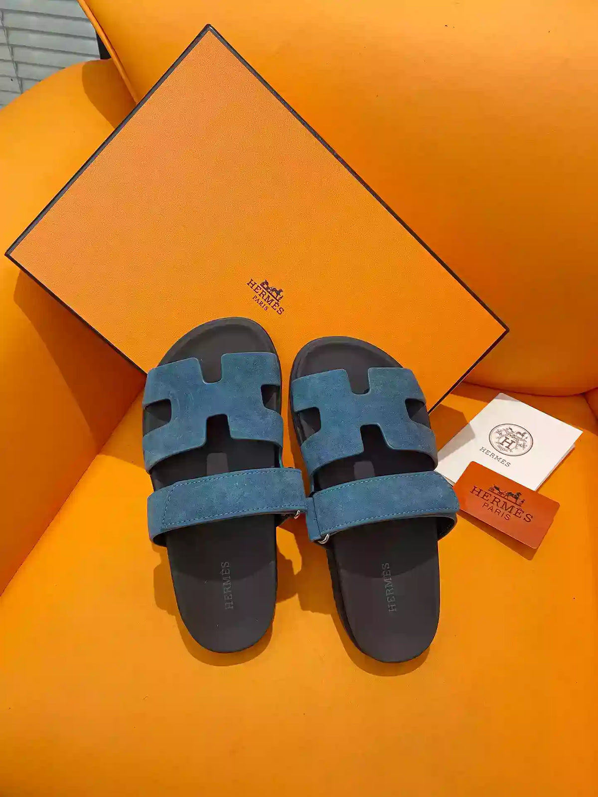HERMES MEN’S CHYPRE SANDALS IN BLUE SUEDE CALFSKIN – HMSD010