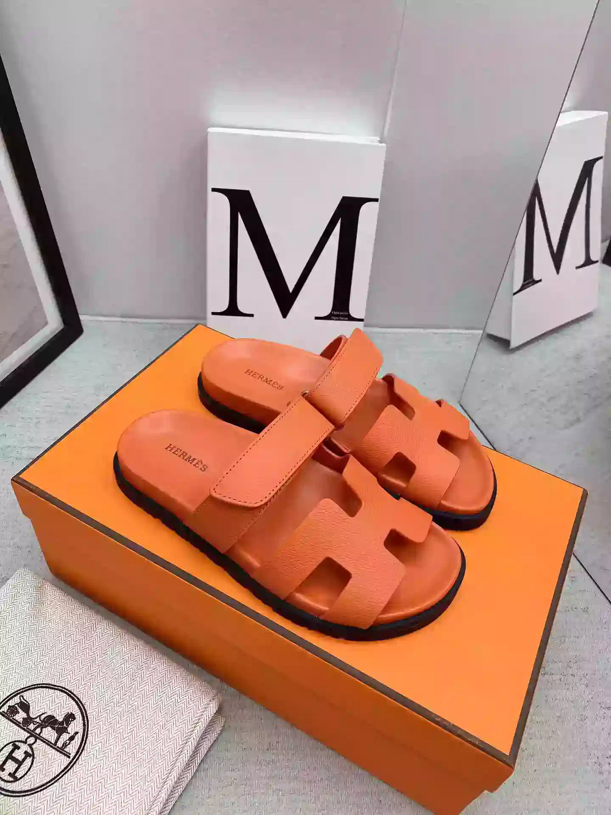 HERMES MEN’S CHYPRE SANDALS IN ORANGE EPSOM CALFSKI – HMSD001