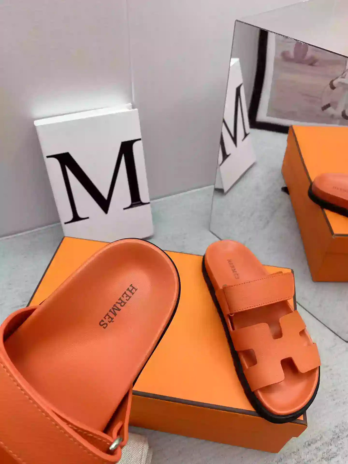 HERMES MEN’S CHYPRE SANDALS IN ORANGE EPSOM CALFSKI – HMSD001