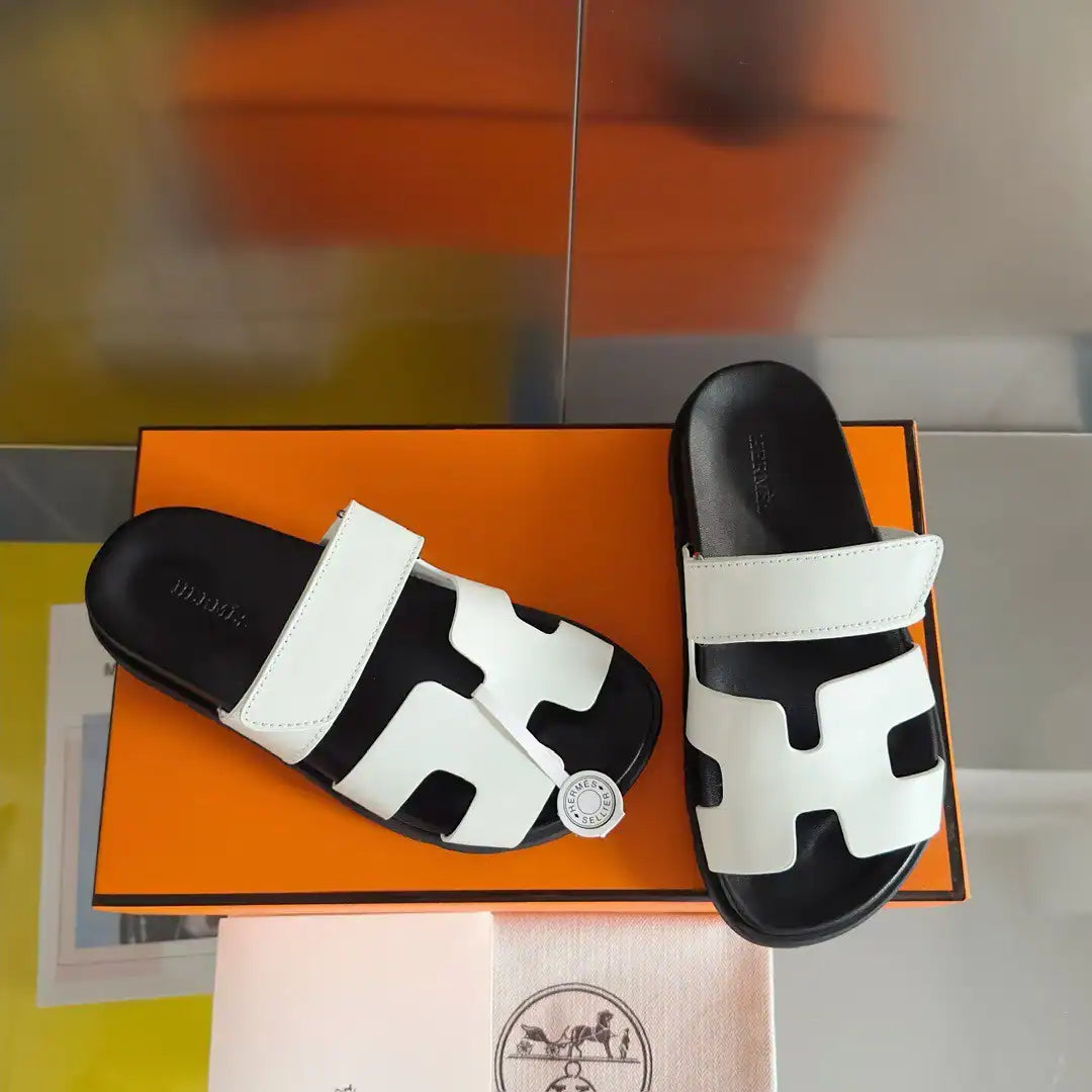 HERMES MEN’S CHYPRE SANDALS IN WHITE CALFSKIN – HMSD008