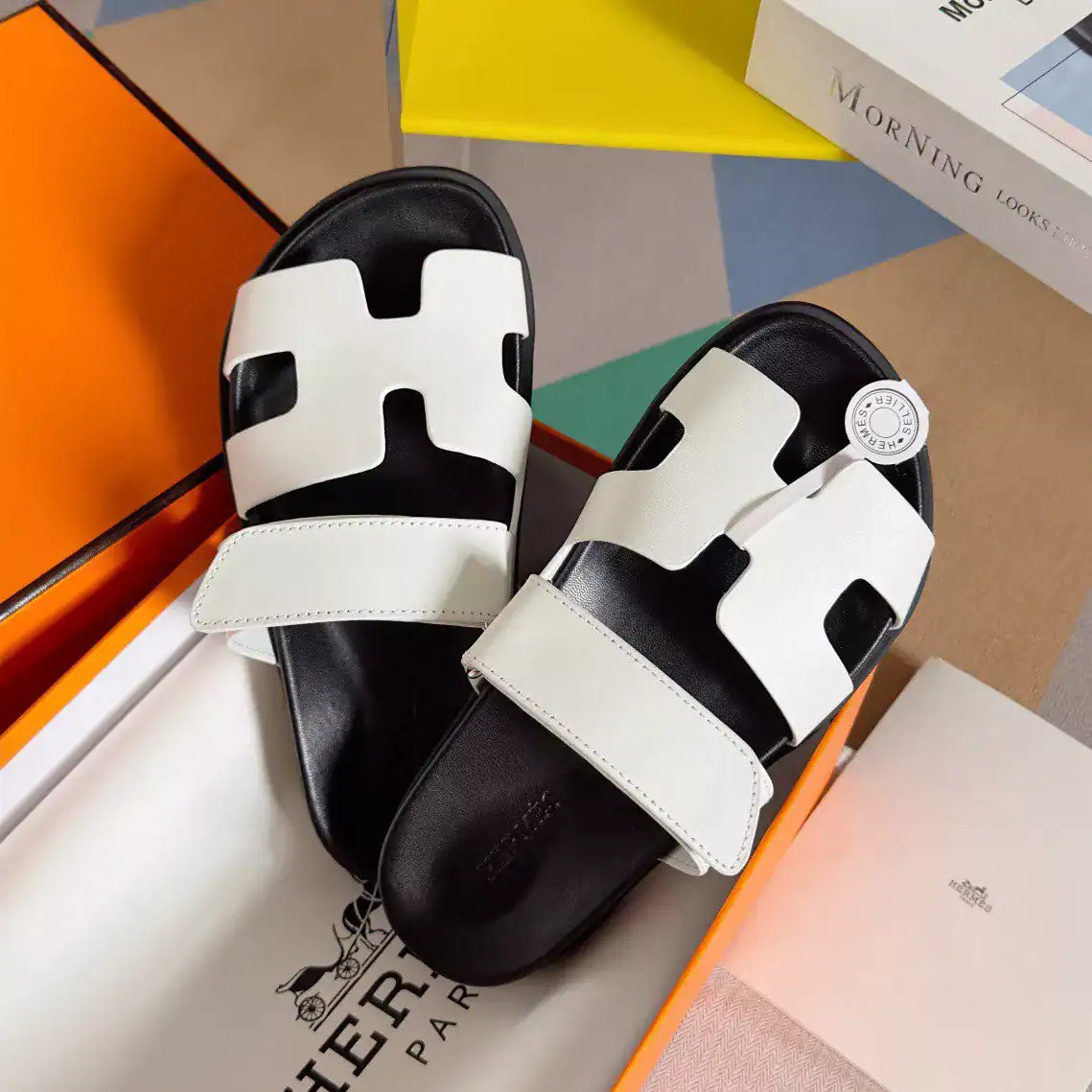 HERMES MEN’S CHYPRE SANDALS IN WHITE CALFSKIN – HMSD008