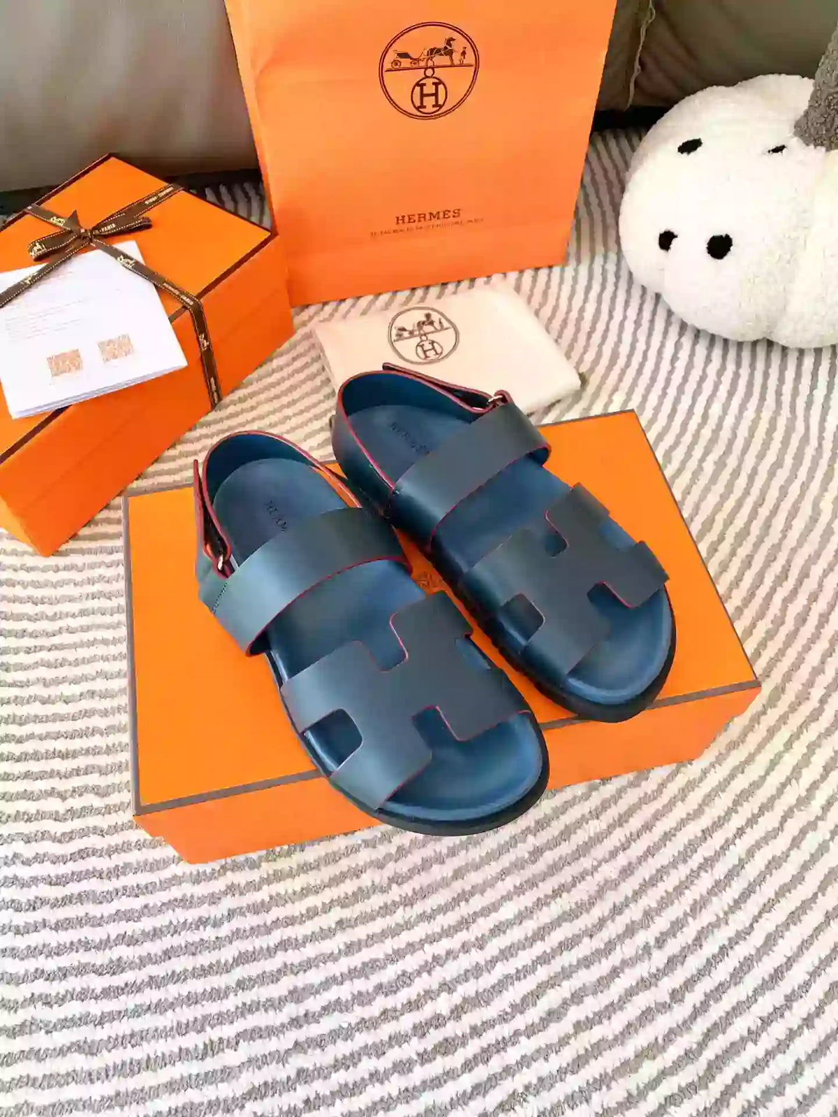HERMES MEN’S GENIUS SANDALS IN BLUE CALFSKIN – HMSD004