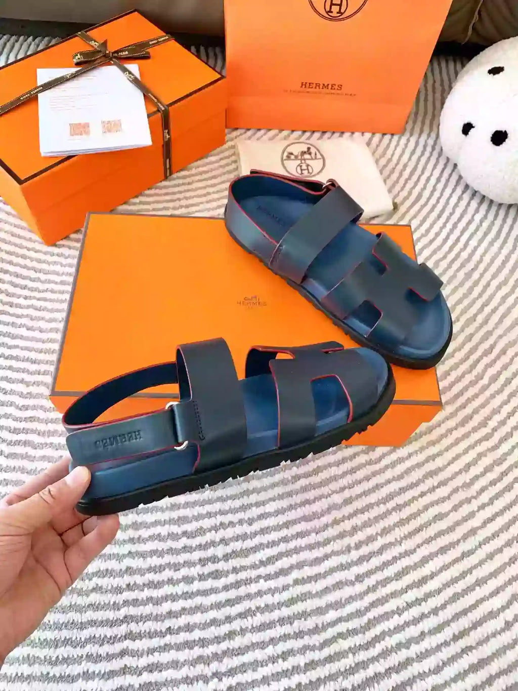 HERMES MEN’S GENIUS SANDALS IN BLUE CALFSKIN – HMSD004