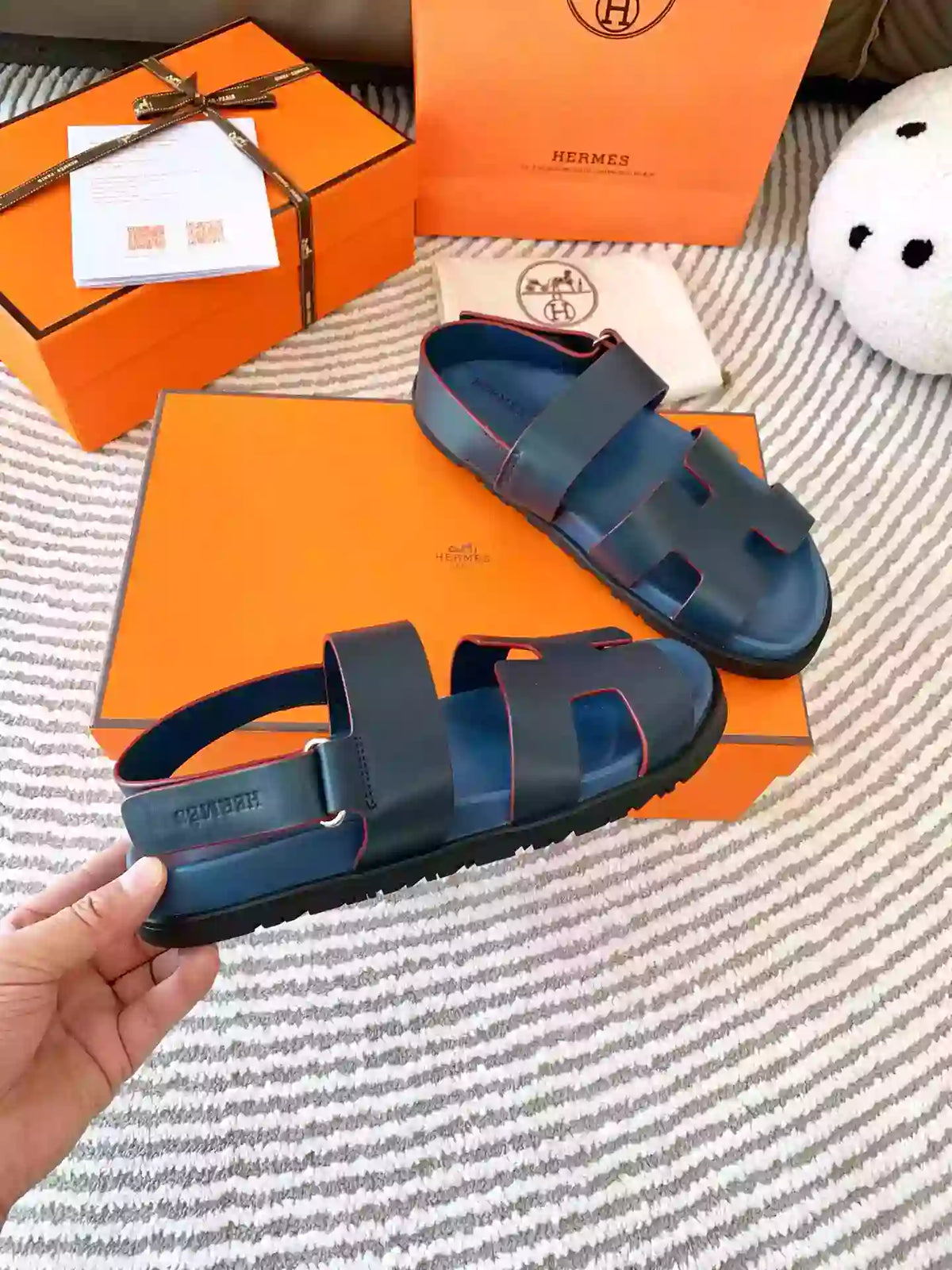 HERMES MEN’S GENIUS SANDALS IN BLUE CALFSKIN – HMSD004