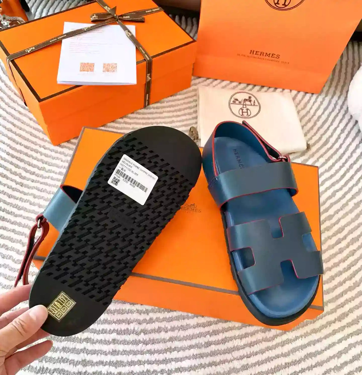 HERMES MEN’S GENIUS SANDALS IN BLUE CALFSKIN – HMSD004