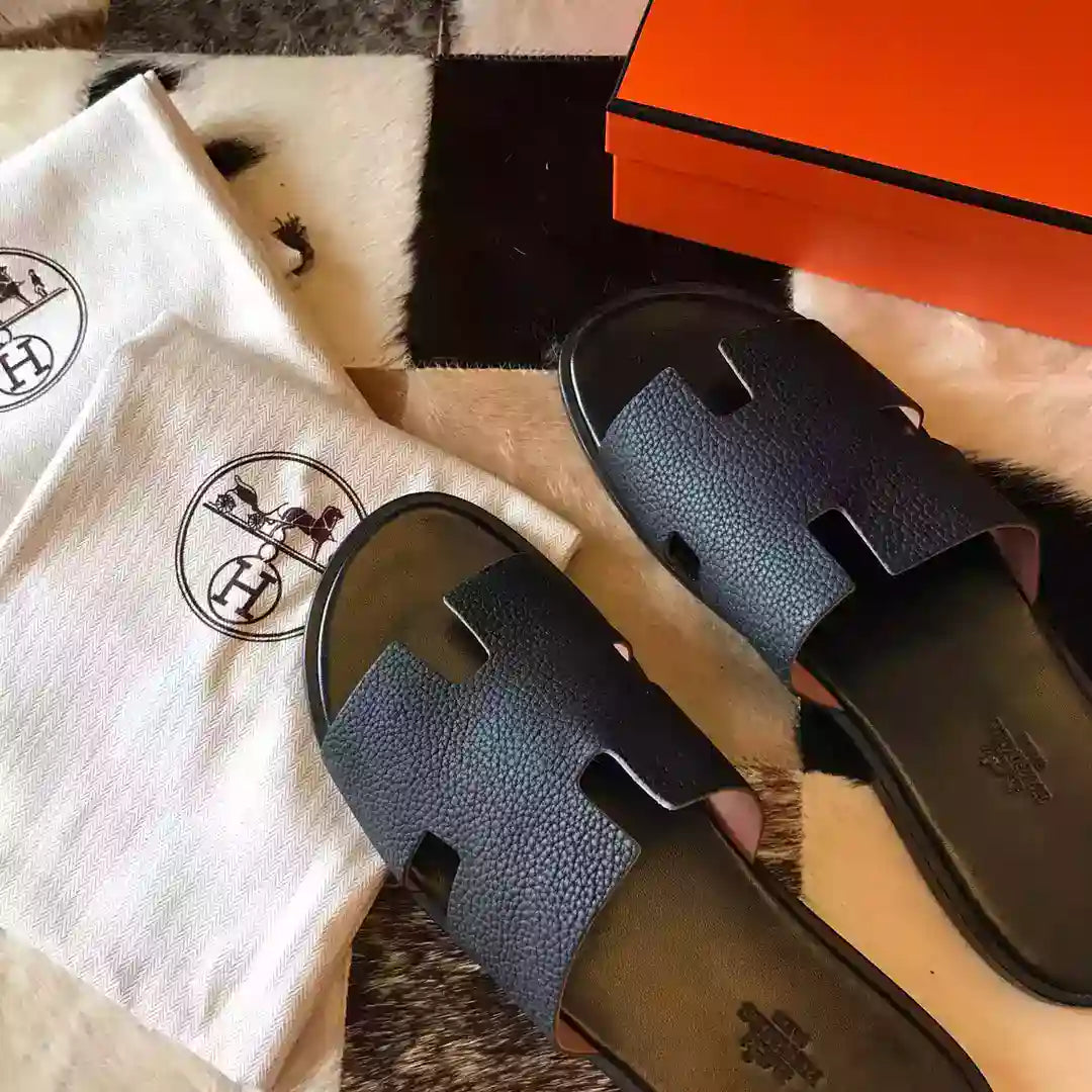 HERMES MEN’S IZMIR SANDALS IN BLACK CLEMENCE LEATHER – HMSD022