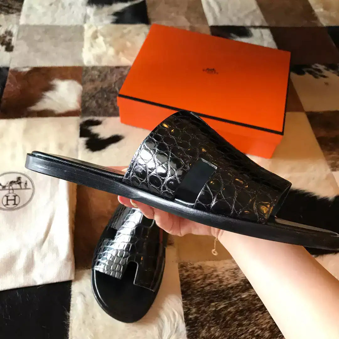 HERMES MEN’S IZMIR SANDALS IN BLACK SHINY NILOTICUS CROCODILE LEATHER – HMSD034