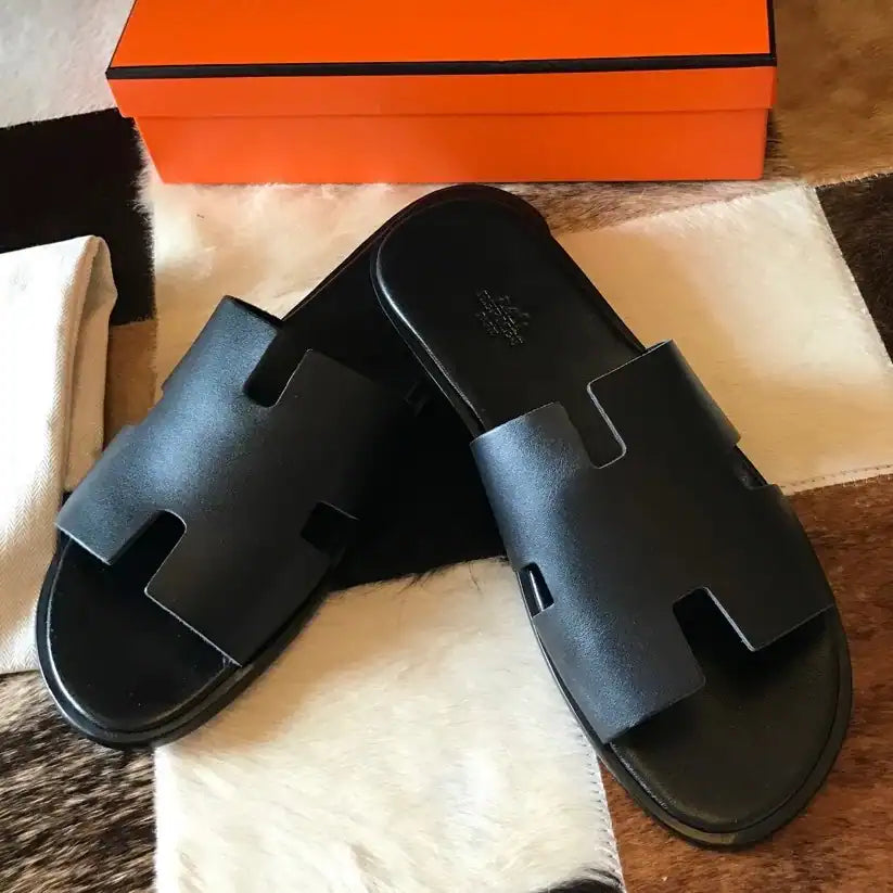 HERMES MEN’S IZMIR SANDALS IN BLACK SWIFT CALFSKIN – HMSD017
